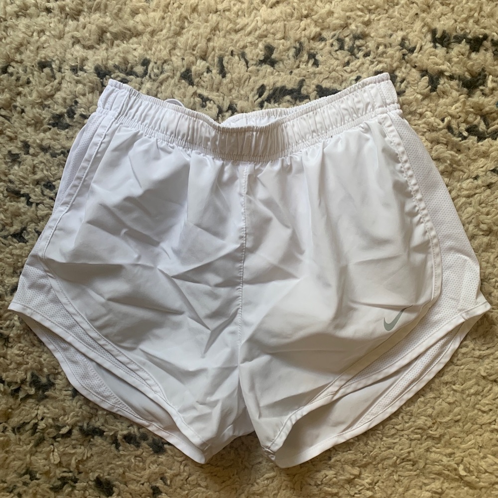 Nike tempo running shorts lined
